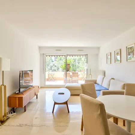 Lovely 1br Flat With Terrace & Private Pool Access Daire Nice