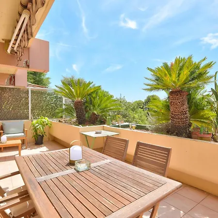 Lovely 1br Flat With Terrace & Private Pool Access Daire