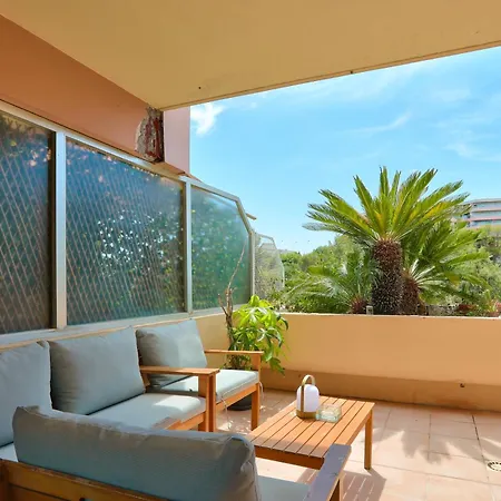 Daire Lovely 1br Flat With Terrace & Private Pool Access *